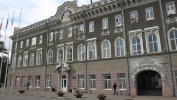 Мэрия покупает на Театральную площадь трибуну за 3 млн рублей