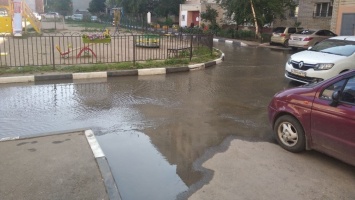 Потопы на улицах. В двух районах Саратова отключили воду