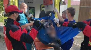Спасатели вытащили из ямы 67-летнего саратовца