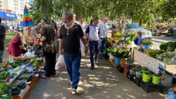 Глава города съездил на Докучаево и поручил обустроить точки продажи
