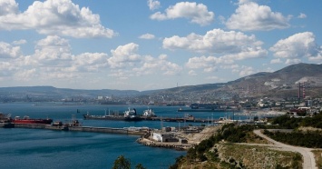 Выброс нефти в море у Новороссийска произошел при погрузке танкера