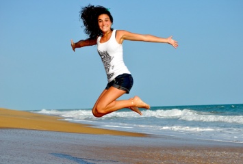 Ученые: После климакса женщинам полезно прыгать на одной ноге