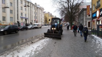 Дороги и тротуары в Петрозаводске убирают круглосуточно