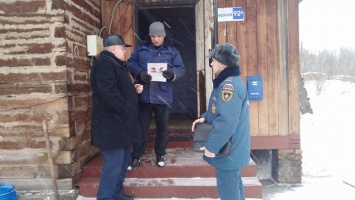 В Барнауле жителям частного сектора напомнили о правилах пожарной безопасности