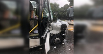 В ДТП с маршруткой и автобусом в Анапе пострадали четверо взрослых и двое детей