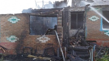 Пьяный саратовец спалил свой дом. Его спасли соседи