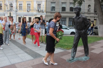 В Саратове почтили память Олега Табакова в день его рождения