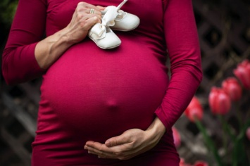 Минздрав предупредил россиян о риске преждевременных родов у женщин с COVID-19