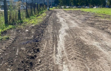 Власти пообещали восстановить перекопанную территорию новокузнецкой школы за несколько дней