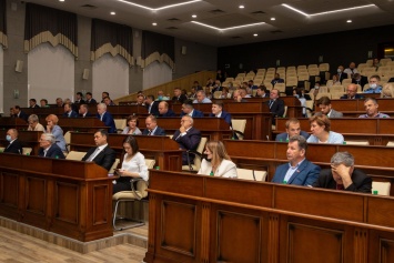 Работайте лучше: депутаты Алтайского Заксобрания на заключительной сессии VII созыва дали наказ будущему парламенту