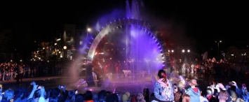 В Калуге открыли новый светомузыкальный фонтан (видео)