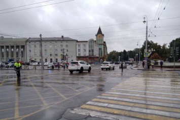 В центре Калининграда отключились светофоры, работают регулировщики (фото)