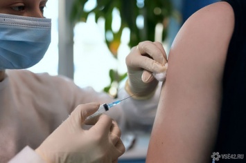 Российский врач заявил о частичной эффективности прививки от гриппа против COVID-19