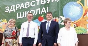 Первый вице-губернатор Кубани Андрей Алексеенко поздравил школьников и учителей краснодарской гимназии №69 с началом учебного года