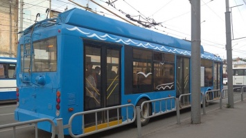 Провал грунта, обесточка, сход вагона: в Саратове не ходят трамваи и троллейбусы