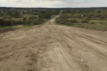 Жители села возмущены противодействием строительству спонсорской дороги
