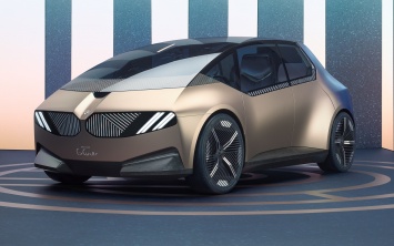 Компания BMW привезла в Мюнхен сделанный из вторсырья электрокар