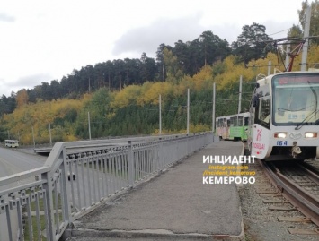 Поломка трамвая привела к затору на кемеровском мосту
