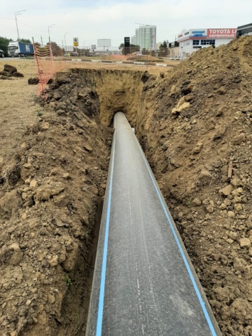 "КВС" строят новый водопровод по Усть-Курдюмскому шоссе