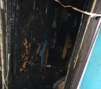 В энгельсской пятиэтажке после тушения огня нашли тело женщины