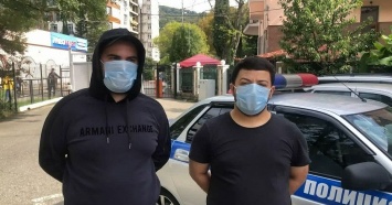 Водителей Mercedes и BMW из свадебного кортежа задержали за дрифт на дороге в Сочи