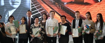 Правительство Калужской области наградило стипендиями одаренных детей