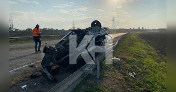 В Краснодарском крае в массовом ДТП погибла пассажирка ВАЗа, двое пострадали