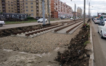 Почти 3 км новой трамвайной ветки уложили в Краснодаре на ул. Московской