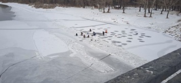 Дети в Новокузнецке попали в смертельную опасность на тонком льду