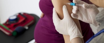 Минздрав призывает беременных женщин вакцинироваться от Covid-19