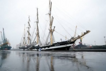 Волна 5,5 метра: барк «Крузенштерн» попал в восьмибалльный шторм