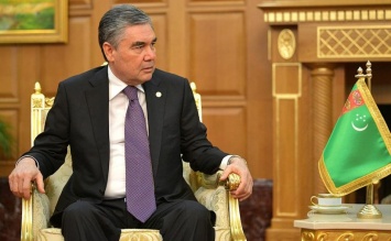 Президент Туркмении Гурбангулы Бердымухамедов вновь перепел песню «Каракум»