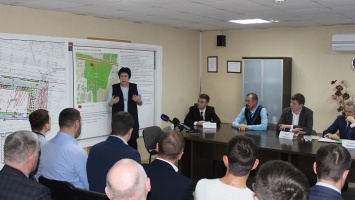 «Не надо входить в клинч»: в Барнауле обсудили строительство ФОКа в парке им. Ленина