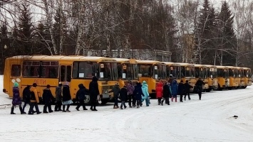 Дети спешат на елки. Барнаульцев предупредили о пробках с 21 декабря