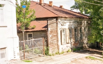 В центре Саратова снесут еще два дома старой постройки