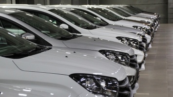 Расходы россиян на покупку новых автомобилей за год выросли на треть