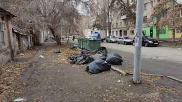 Жители Бахметьевской: улица превратилась в свалку