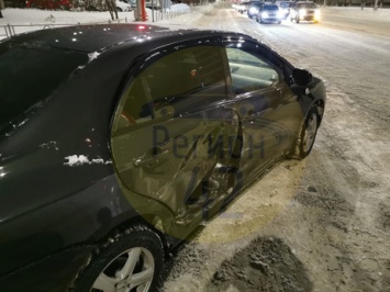 Кемеровчанка ищет очевидцев ДТП со смятой дверью автомобиля