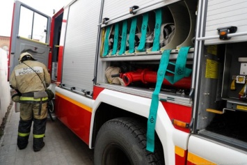 В Калининграде загорелась 20-тонная цистерна с остатками мазута
