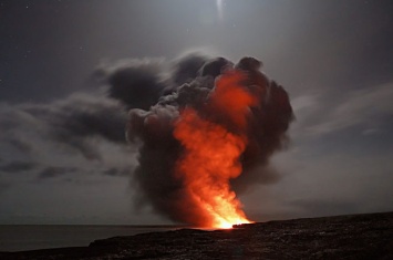 Извержение вулкана Семеру произошло в Индонезии