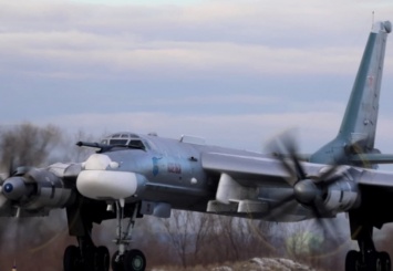 Над Саратовской областью командиры летали на "Белых лебедях" и "Медведях"