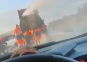 Власти Кузбасса прокомментировали зимнюю "укладку асфальта" на дорогах