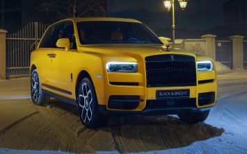 В Россию привезли пять особых Rolls-Royce Cullinan "Black & Bright"