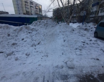Кузбассовцы пожаловались на отсутствие в дворах снежных горок для детей