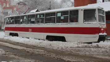Морозным утром саратовцы не могли дождаться трамваев и троллейбусов
