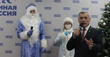 Волонтерский центр «Единой России» организовал праздник для многодетных и приемных семей
