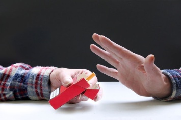 Российский врач предупредил об опасных последствиях курения для ЖКТ