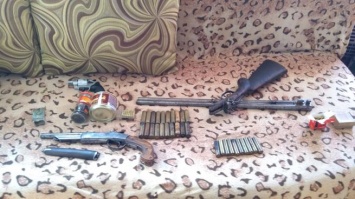 Обложившийся дома оружием кузбассовец попал под суд