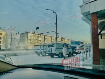 Кемеровский банк эвакуировался из-за еды