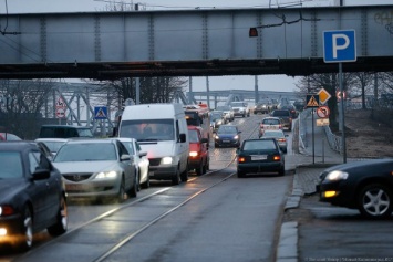 Горвласти планируют в этом году отремонтировать спуски с моста по ул. Суворова